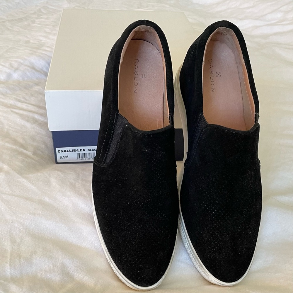 Caslon Black Suede Sneaker Cnallie- Lea, Allie style. Platform - Picture 3 of 12